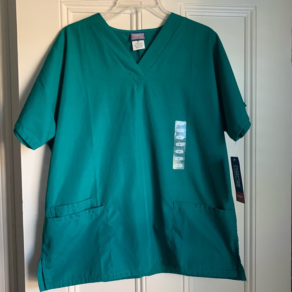 Cherokee Workwear womens’s v-neck 2 2 pocket scrub top, green, NWT.